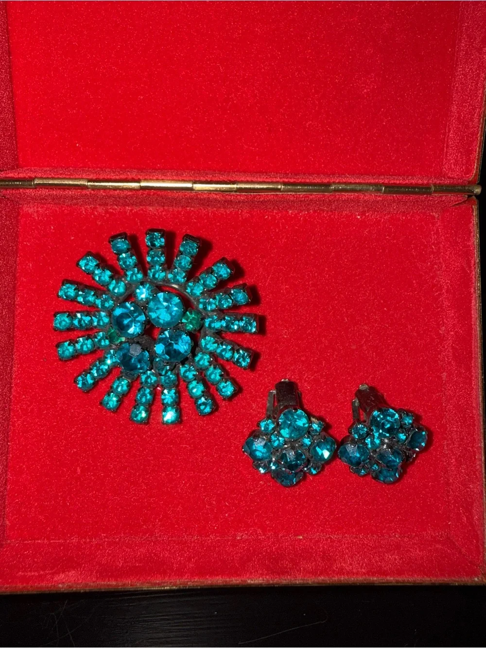 Gorgeous Vintage Blue Austrian Crystal Brooch and Clip On Earrings